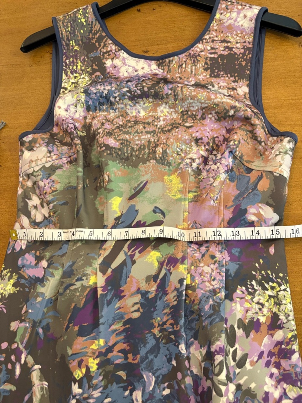 WHBM Floral Watercolor Scuba Lined dress in Size 8 - Picture 8 of 9